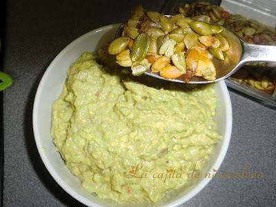 Guacamole con pipas de calabaza