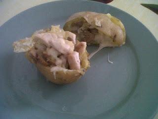 Patatas gratinadas rellenas de pollo