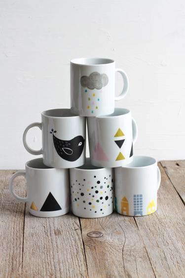 Pintar tazas y jarrones ¿Te atreves?