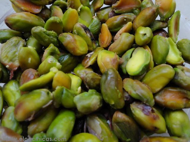 Pan de pistachos y chocolate
