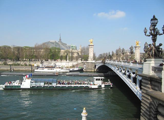 CALLEJEANDO EN PARIS 1: CHAMPS ELYSÉES, LES INVALIDES Y LES TUILERIES