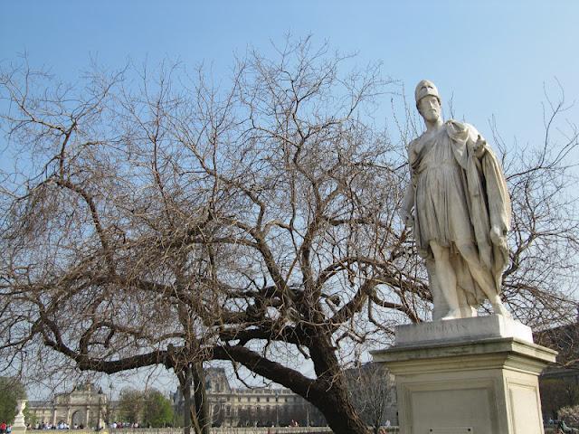 CALLEJEANDO EN PARIS 1: CHAMPS ELYSÉES, LES INVALIDES Y LES TUILERIES