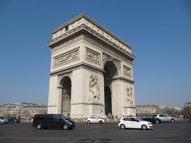 CALLEJEANDO EN PARIS 1: CHAMPS ELYSÉES, LES INVALIDES Y LES TUILERIES