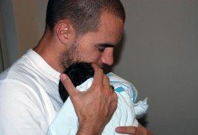 La importancia de abrazar a tu bebé