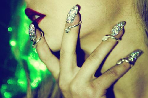 Trending topic: nail rings