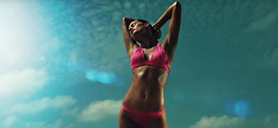 El bronceado de H&M; se pasa de castaño oscuro.