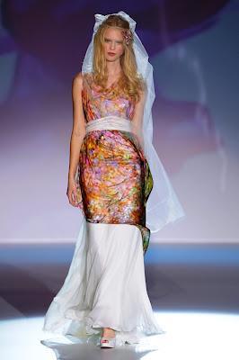 Raimon Bundó llena la Pasarela Gaudí de luz y color inspirandose en cuadros de Monet