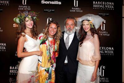 Raimon Bundó llena la Pasarela Gaudí de luz y color inspirandose en cuadros de Monet