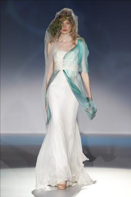 Raimon Bundó llena la Pasarela Gaudí de luz y color inspirandose en cuadros de Monet