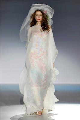 Raimon Bundó llena la Pasarela Gaudí de luz y color inspirandose en cuadros de Monet