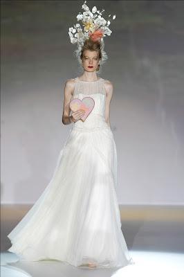 Raimon Bundó llena la Pasarela Gaudí de luz y color inspirandose en cuadros de Monet