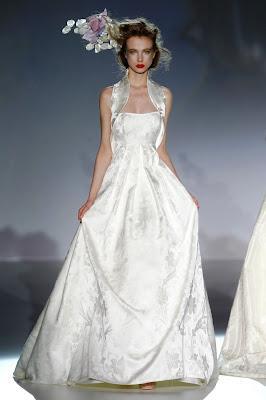 Raimon Bundó llena la Pasarela Gaudí de luz y color inspirandose en cuadros de Monet