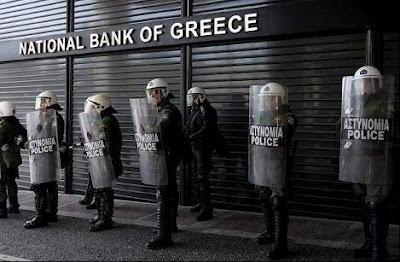 Alarma en Grecia ante la retirada de millones de euros