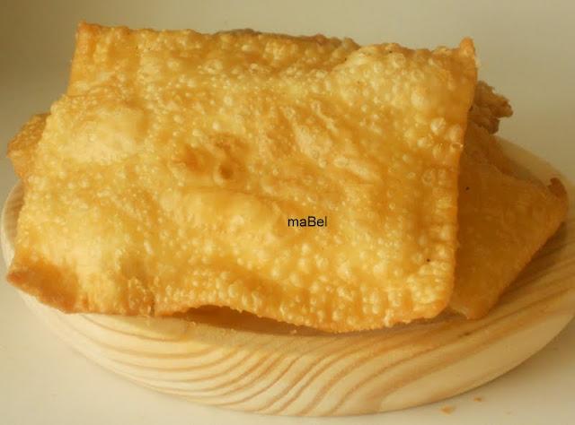 Pastel brasileiro o Pastel de feira (Portugués)