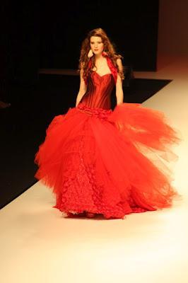 Jordi Dalmau, el showman de las Pasarelas, nos sorprende este año con vestidos de “Cuentos de Hadas”