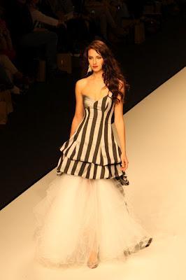 Jordi Dalmau, el showman de las Pasarelas, nos sorprende este año con vestidos de “Cuentos de Hadas”