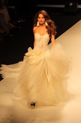 Jordi Dalmau, el showman de las Pasarelas, nos sorprende este año con vestidos de “Cuentos de Hadas”