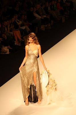 Jordi Dalmau, el showman de las Pasarelas, nos sorprende este año con vestidos de “Cuentos de Hadas”