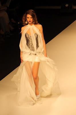 Jordi Dalmau, el showman de las Pasarelas, nos sorprende este año con vestidos de “Cuentos de Hadas”