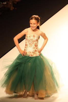 Jordi Dalmau, el showman de las Pasarelas, nos sorprende este año con vestidos de “Cuentos de Hadas”