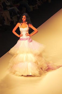 Jordi Dalmau, el showman de las Pasarelas, nos sorprende este año con vestidos de “Cuentos de Hadas”