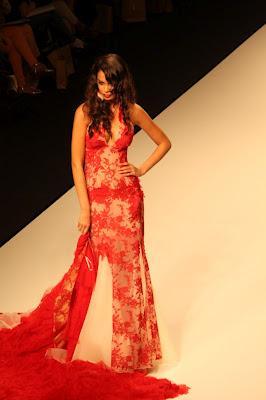 Jordi Dalmau, el showman de las Pasarelas, nos sorprende este año con vestidos de “Cuentos de Hadas”