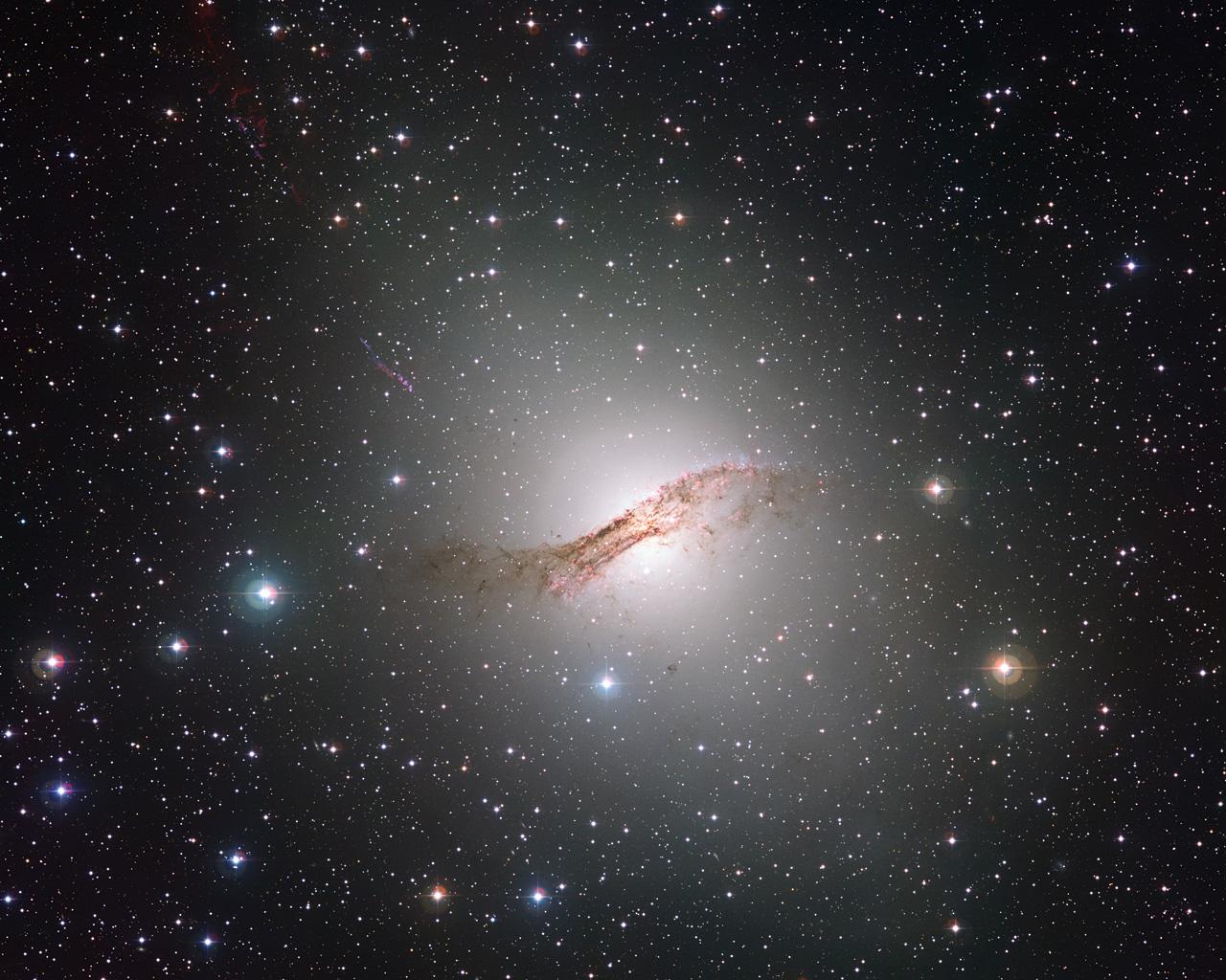 Centaurus A bajo una mirada más profunda