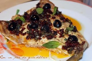 Jurel al horno con vinagreta de tomates secos y tomillo