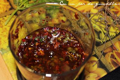 Jurel al horno con vinagreta de tomates secos y tomillo