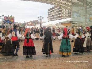 Ascensión Oviedo 2012: Folklore en Carpas Losa Renfe