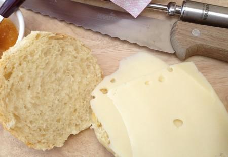 recetas para meriendas recetas para cumpleaños recetas para brunch recetas fáciles de pan y bollería recetas de pan casero recetas de pan postres nórdicos postres escandinavos fotografías de pan y repostería bollos medias noches hechos en casa bollos de harina y cardamomo bollos caseros blogs de repostería blogs de recetas 