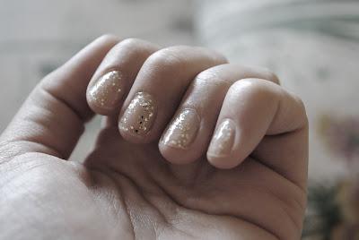 Sparkling nails