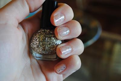 Sparkling nails
