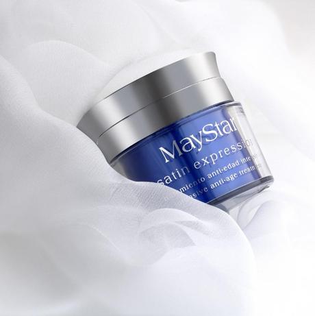 Satin artística small CON LA MULETA Y LA MALETA