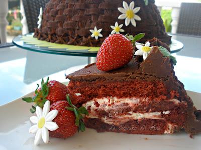 TARTA CESTA DE TERCIOPELO ROJO