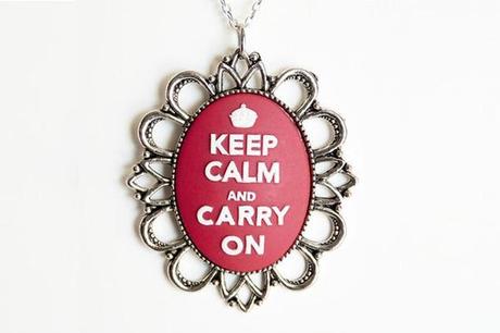 keep calm and carry on collar de camafeo