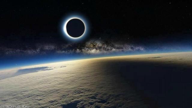 La mejor foto de un eclipse de Luna (lo siento, son fakes)