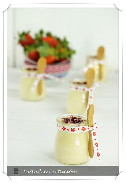 Tarta de Queso en Vaso con Espirales de Fresas