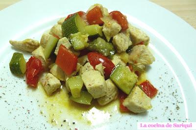 Estaban una pechuga de pollo, un calabacín y un pimiento cuando...