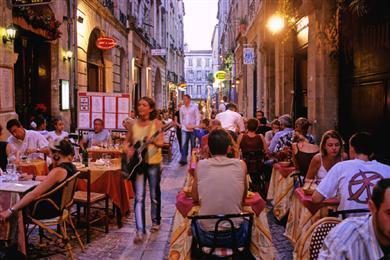 BURDEOS: LA FIESTA DEL VINO