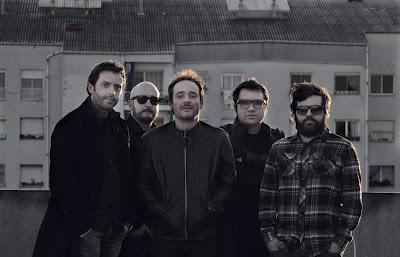 LOVE OF LESBIAN / LA NOCHE ETERNA. LOS DÍAS NO VIVIDOS