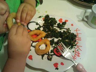 cena espinacas con bacon y calamares romana