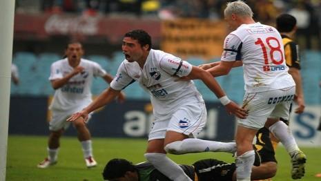 Fútbol uruguayo: Peñarol 2 – Nacional 3, en cinco ítems