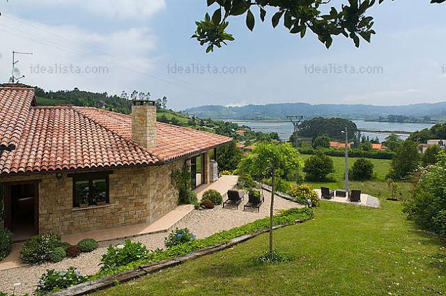 Casas Para Vivir (CPV): Espléndido Chalet en la Ría de Villaviciosa