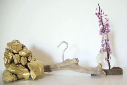 Percha hecha con un trozo de madera Decora y crea con trozos de madera