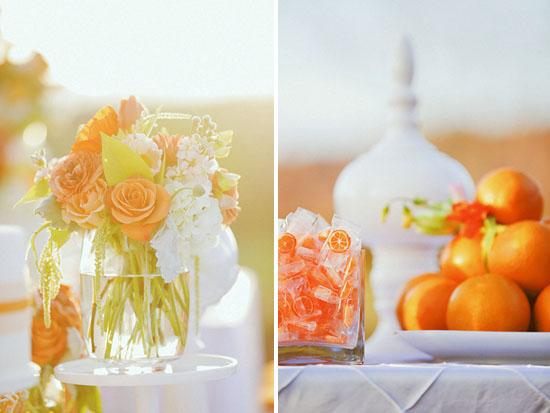 Una mesa alegre y elegante en blanco y naranja