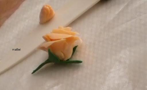 Cómo hacer rosas con caramelos para nuestras tartas fondant