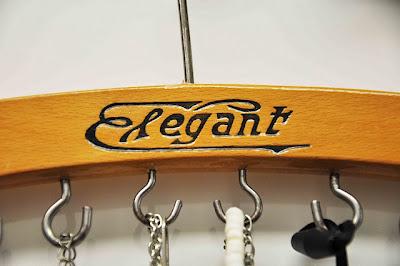 Organizar la bisutería con una percha