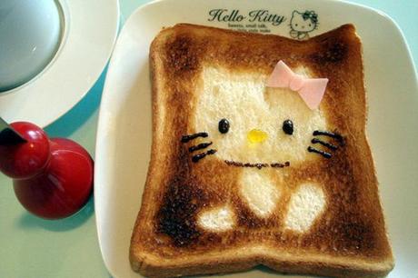 tostada con dibujo de hello kitty