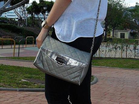 Look of the day: Black & White again Blackwhite_lovelystyle7
